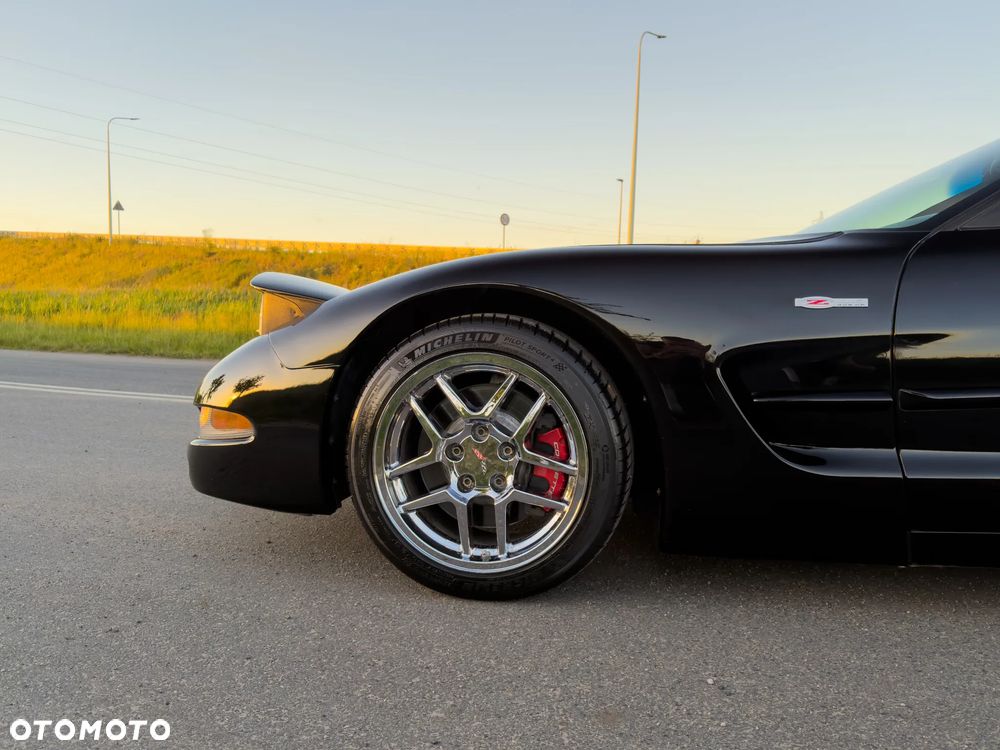 Chevrolet Corvette - 7