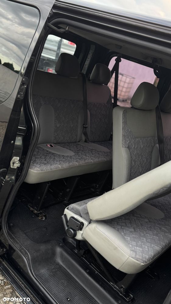 Opel Vivaro Tour - 16