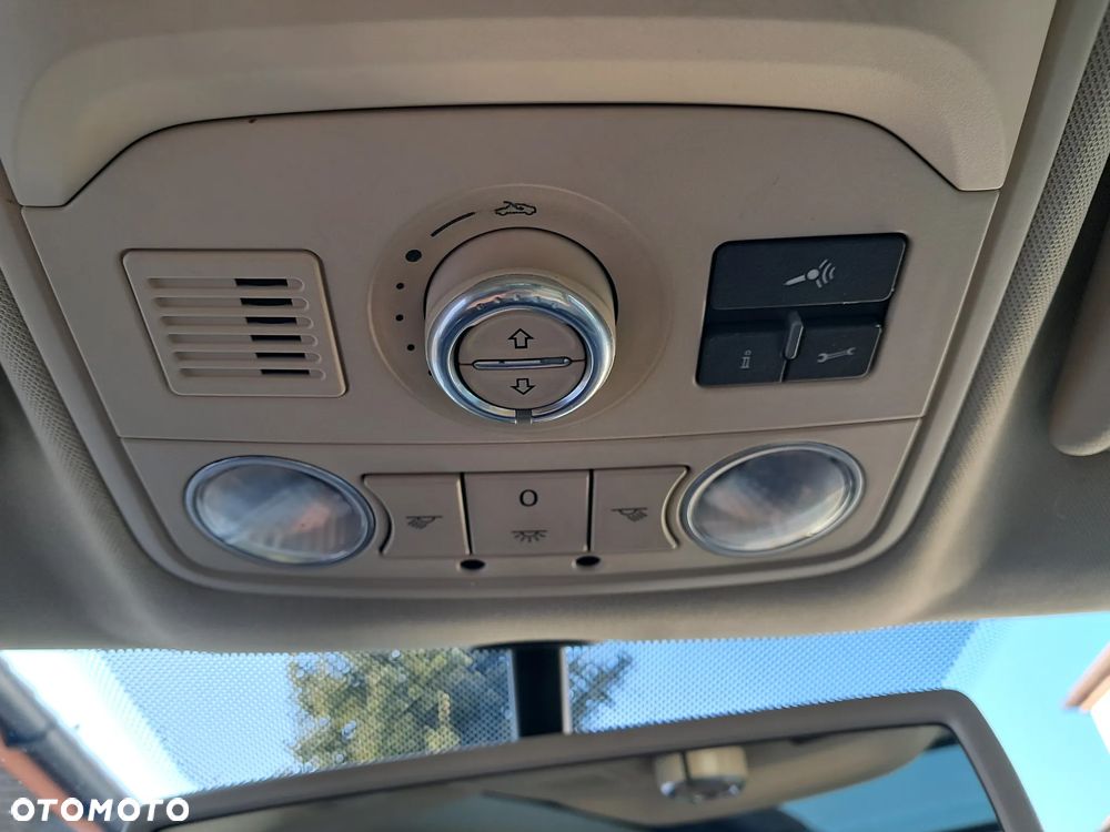 Volkswagen Tiguan - 35