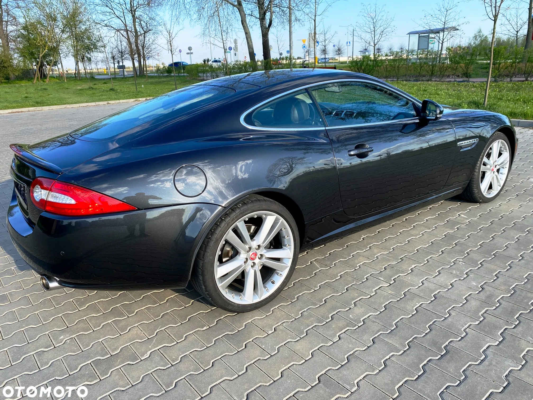 Jaguar XK 5.0 Coupe Portfolio - 11