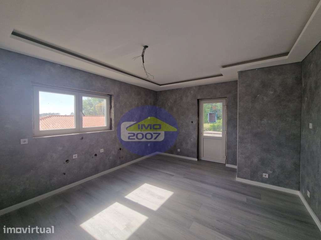 Moradia isolada T3 com Terreno em Santa Maria de Lamas - Grande imagem: 3/18