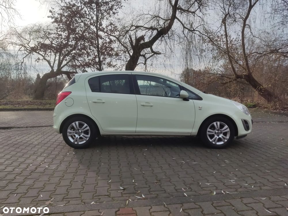 Opel Corsa 1.2 16V Cosmo - 6