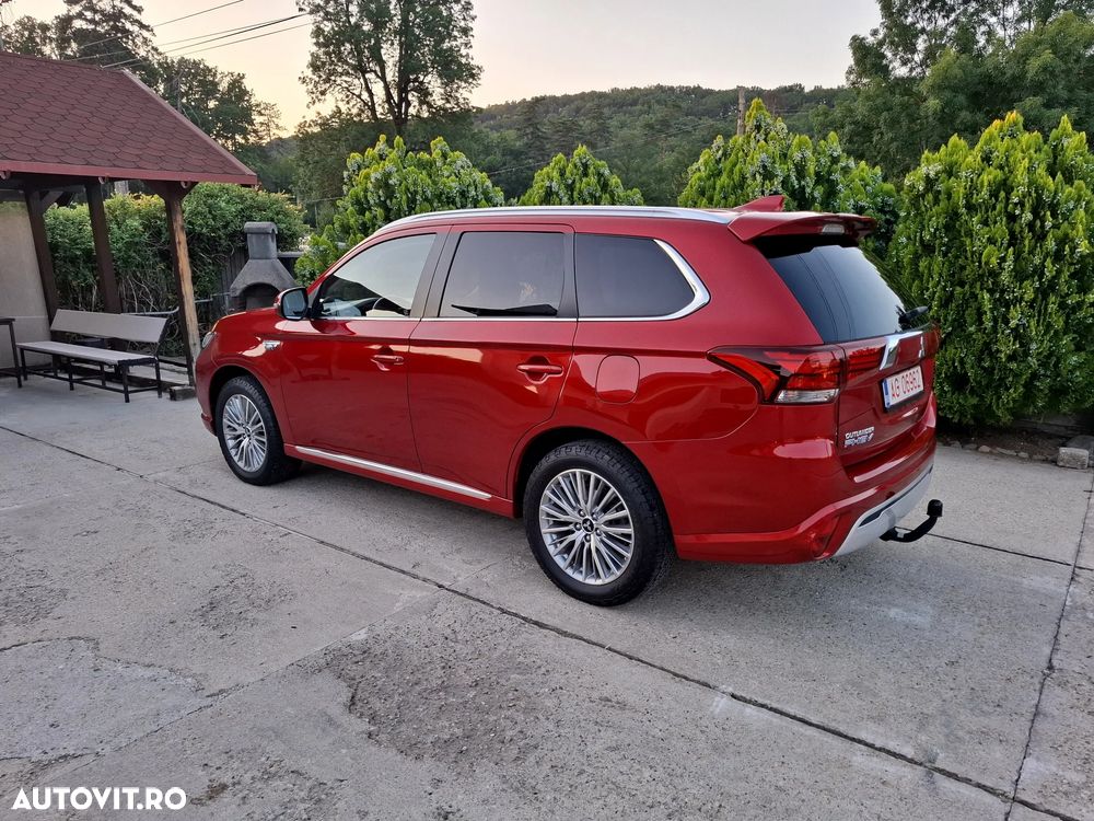 Mitsubishi Outlander - 4