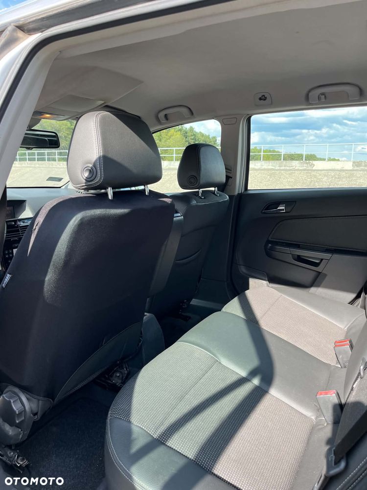 Opel Astra 1.6 - 9