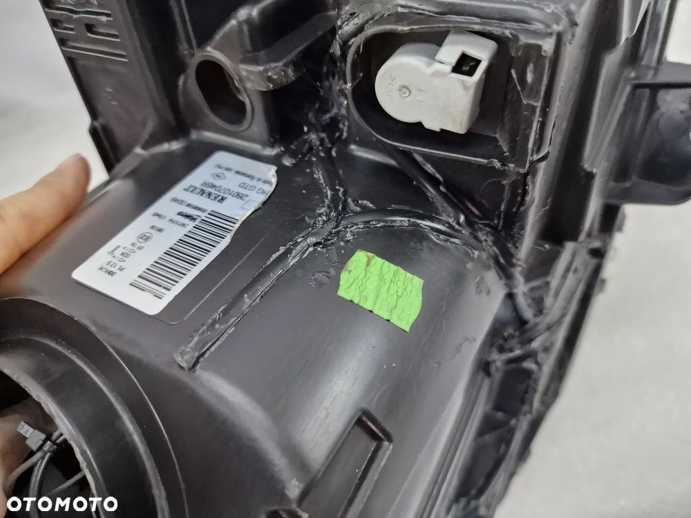RENAULT CLIO 3 III LIFT 09-12 LEWA LAMPA PRZEDNIA PRZÓD SOCZEWKA , NR 260107046R , NR AUKCJI LA304 - 23