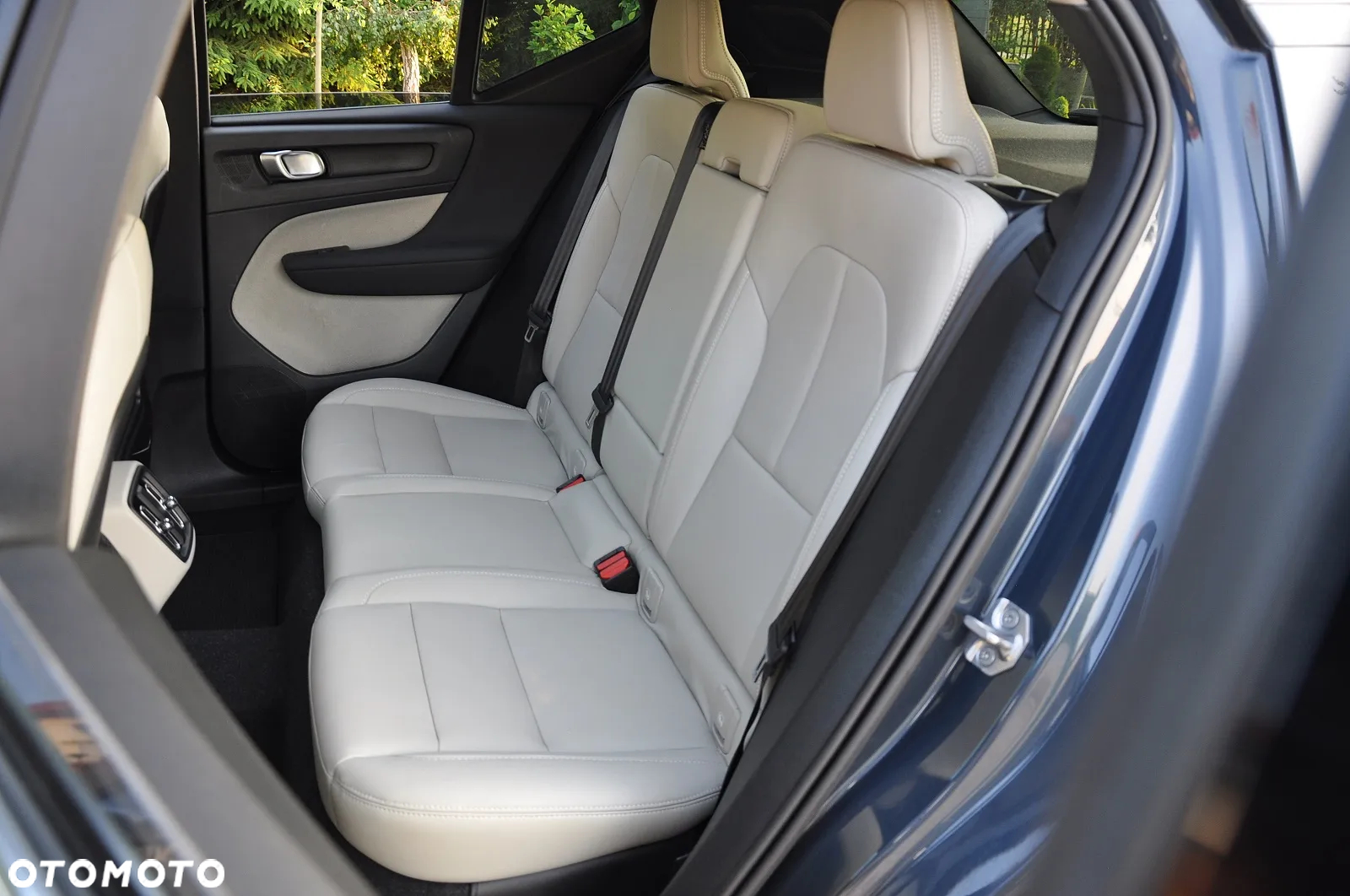 Volvo XC 40 - 25