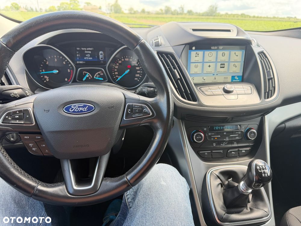 Ford Kuga - 8