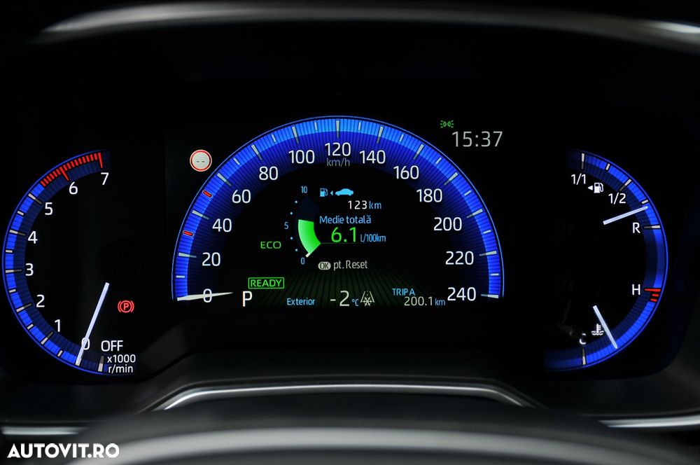 Toyota Corolla 1.8 HSD Business - 23