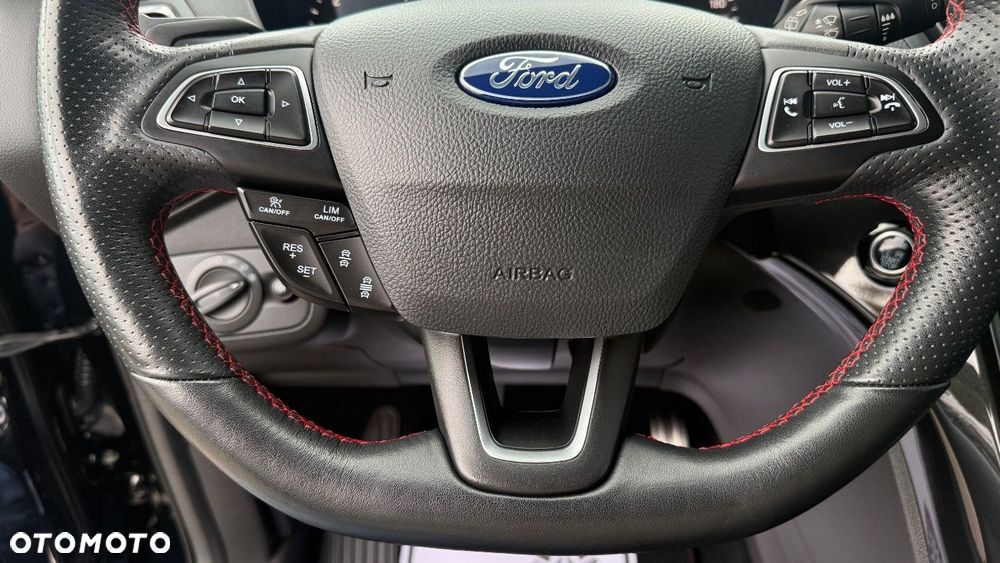 Ford Kuga - 36