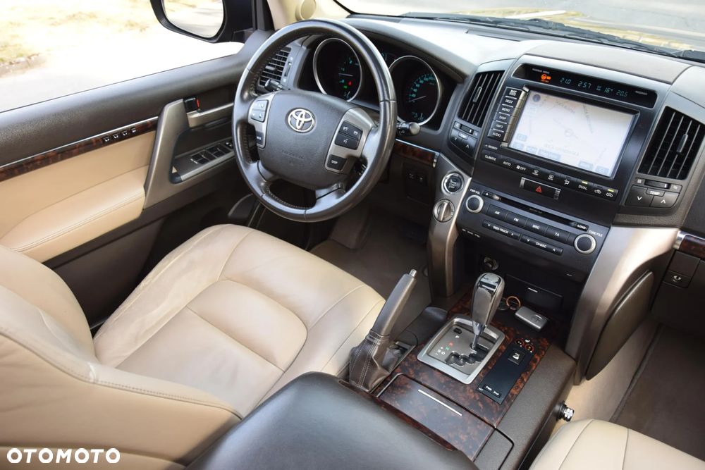 Toyota Land Cruiser LC 4.5 D-4D Prestige Platinium - 10