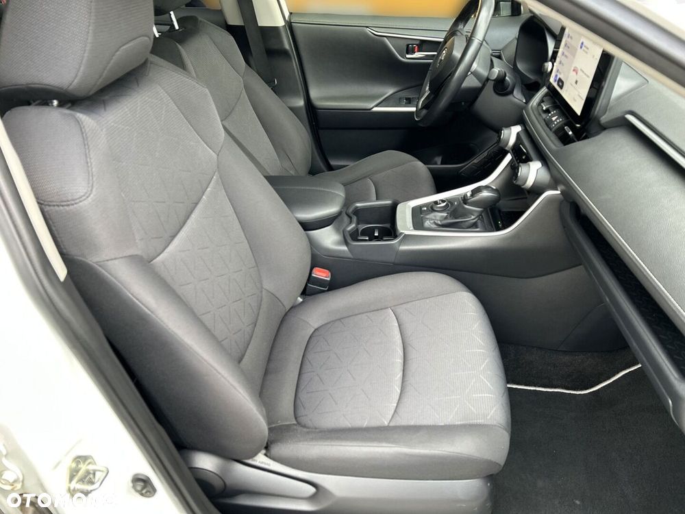 Toyota RAV4 - 16