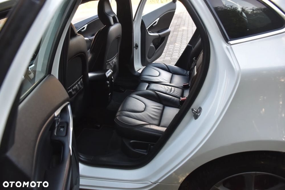 Volvo V40 D2 Drive-E Ocean Race - 15