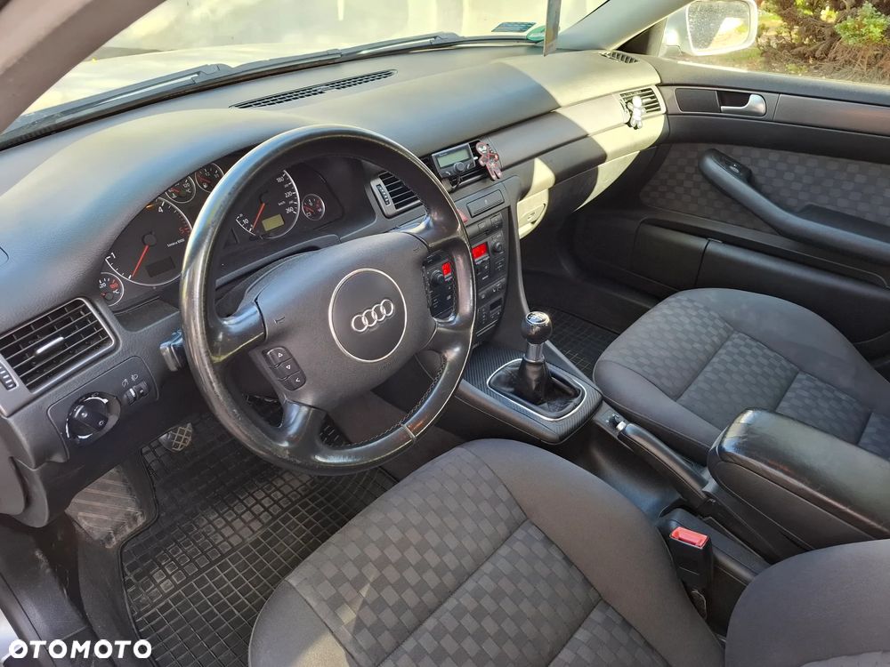 Audi A6 Avant 2.5 TDI - 10