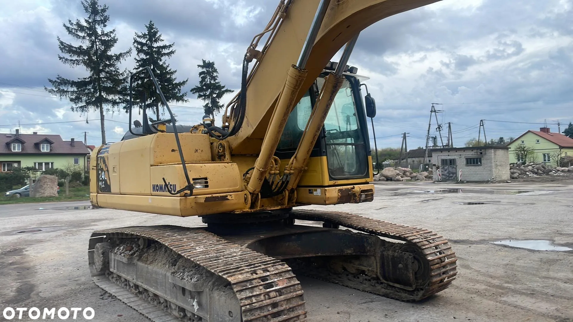 Komatsu 240NLC-8 - 11