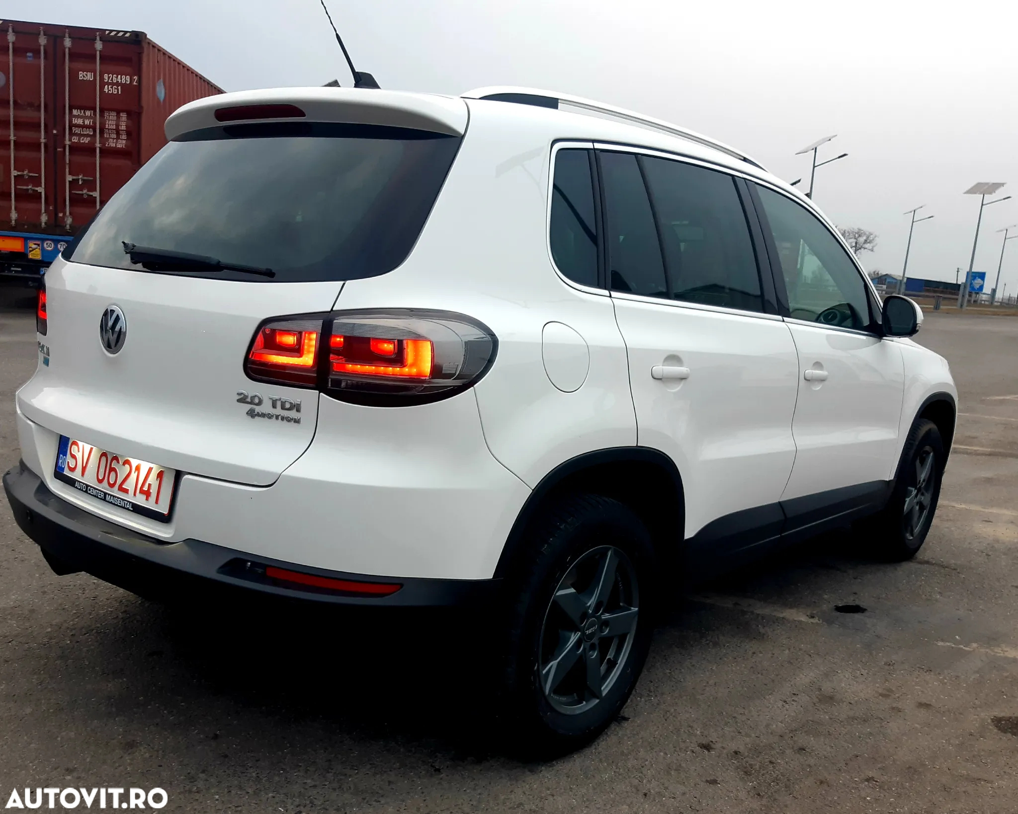 Volkswagen Tiguan 2.0 TDI 4Motion DSG Sport & Style - 7