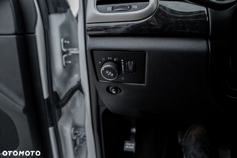 Jeep Grand Cherokee 3.0 CRD Laredo - 29