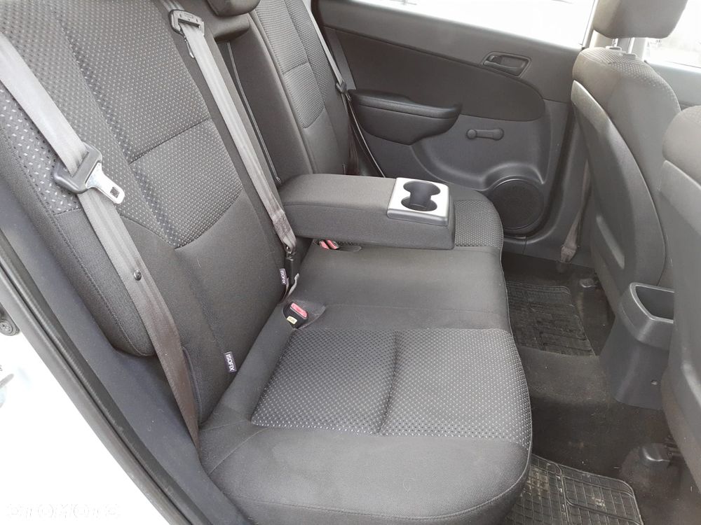 Hyundai i30 1.6 CRDi Classic - 8