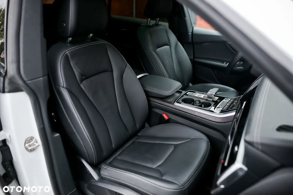 Audi Q8 55 TFSI mHEV Quattro Tiptronic - 5