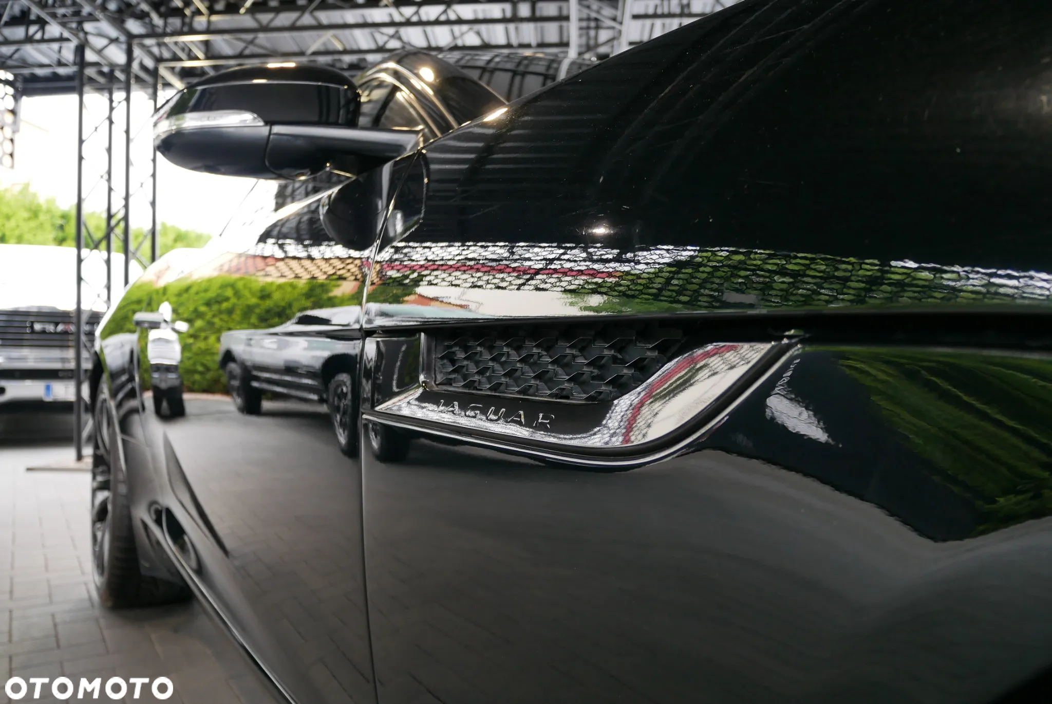 Jaguar F-Type Coupe 2.0 - 32