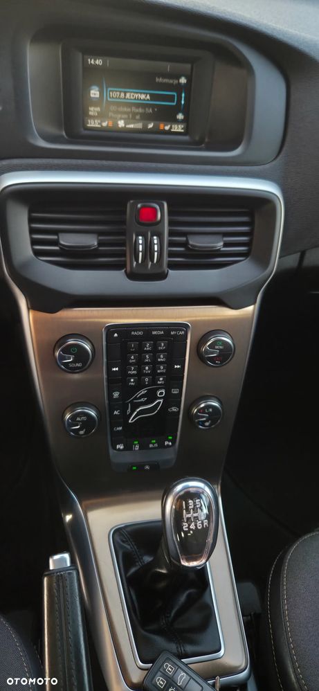 Volvo V40 Cross Country D3 Drive-E Momentum - 24