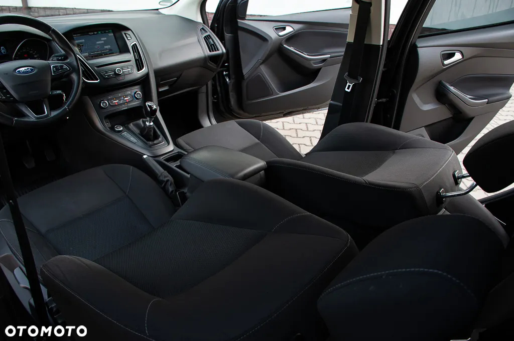 Ford Focus 1.5 EcoBlue Start-Stopp-System TITANIUM - 30