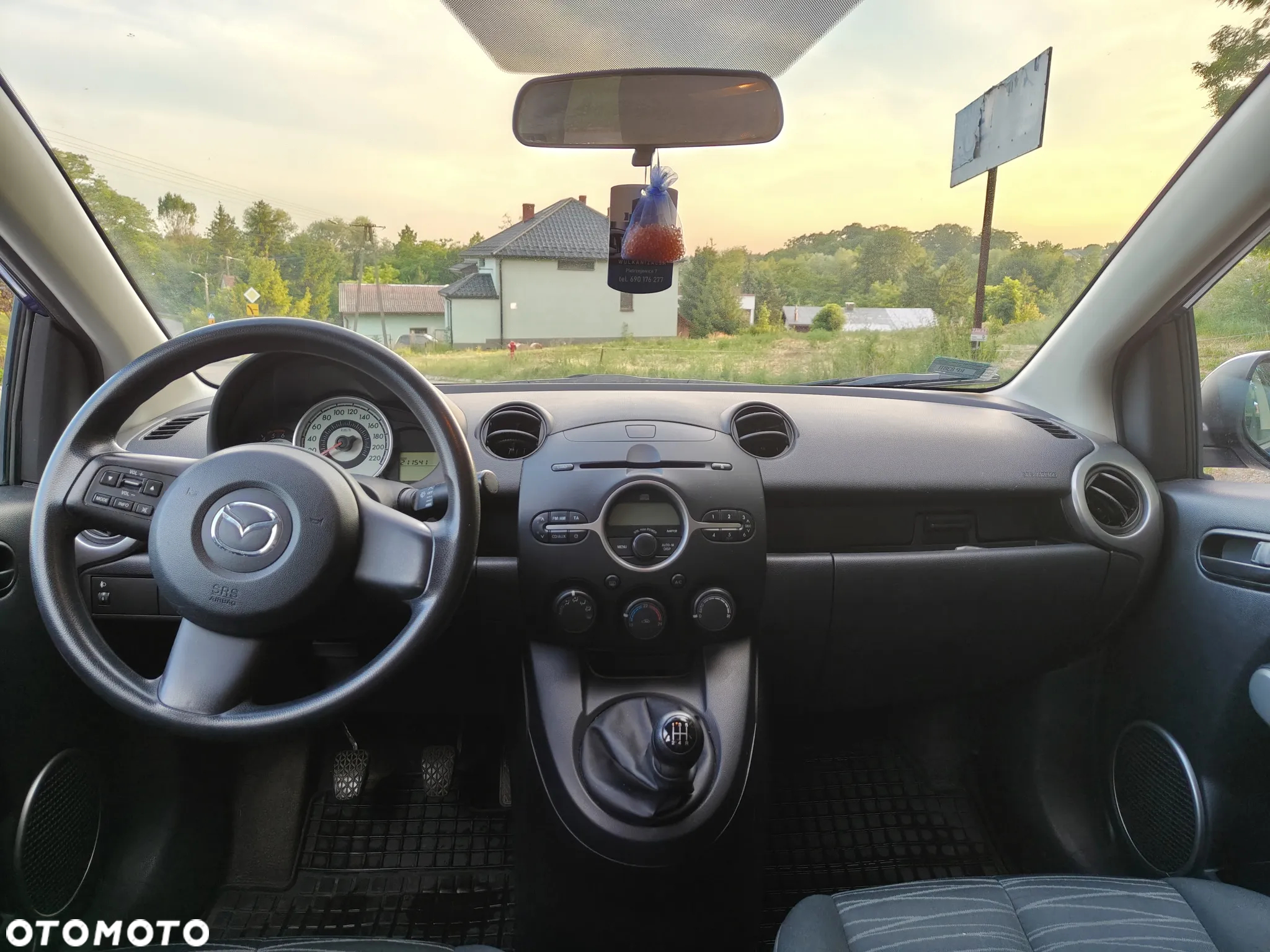 Mazda 2 - 5