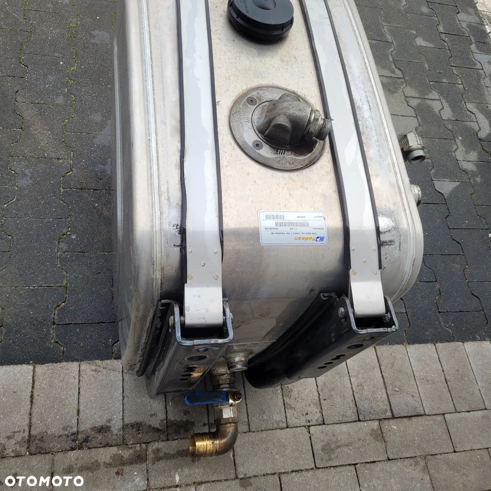 ZBIORNIK OLEJU HYDRAULICZNY CHWALIM116 - 4