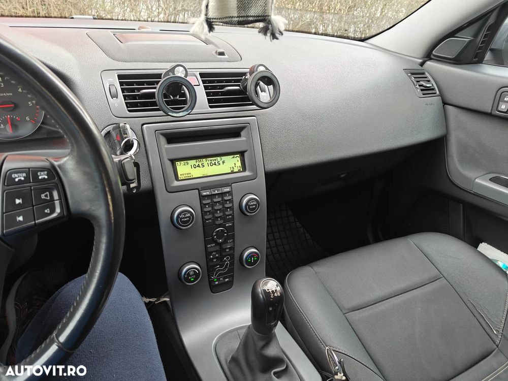 Volvo S40 2.0 D Momentum - 10