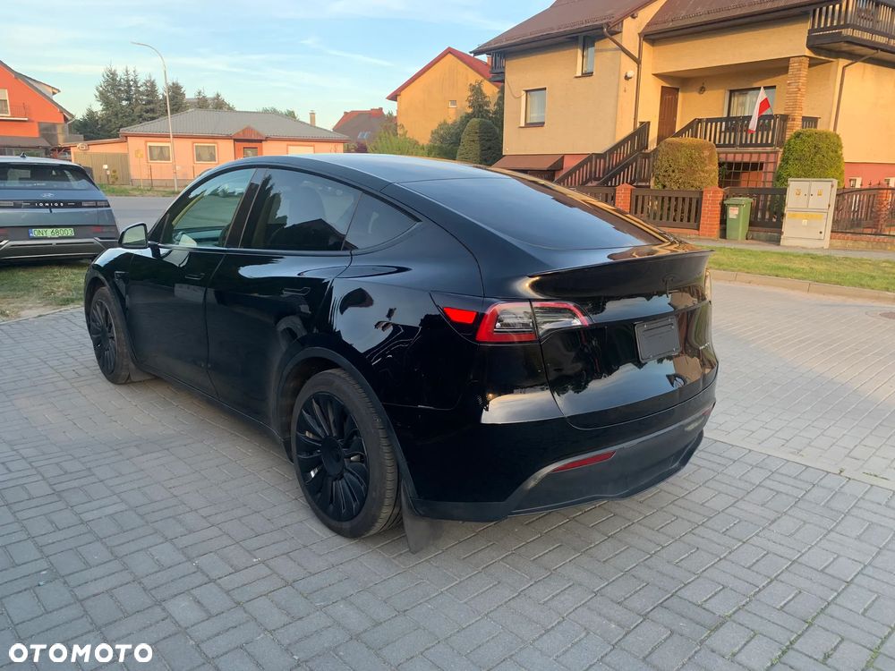 Tesla Model Y Long Range Dual Motor AWD - 9