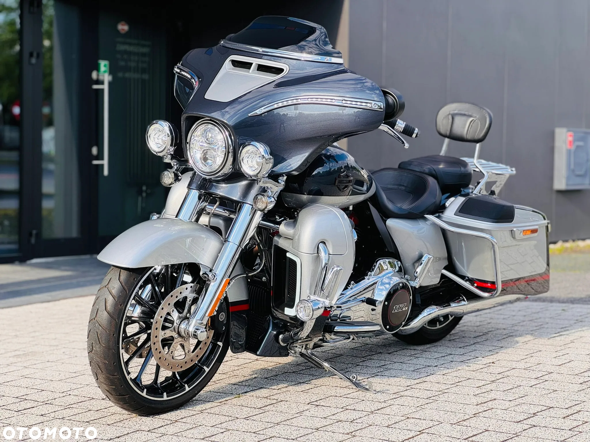 Harley-Davidson Touring Street Glide - 19