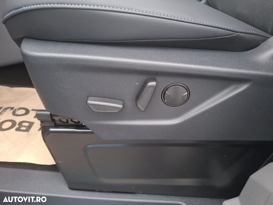 Ford Tourneo Custom - 12
