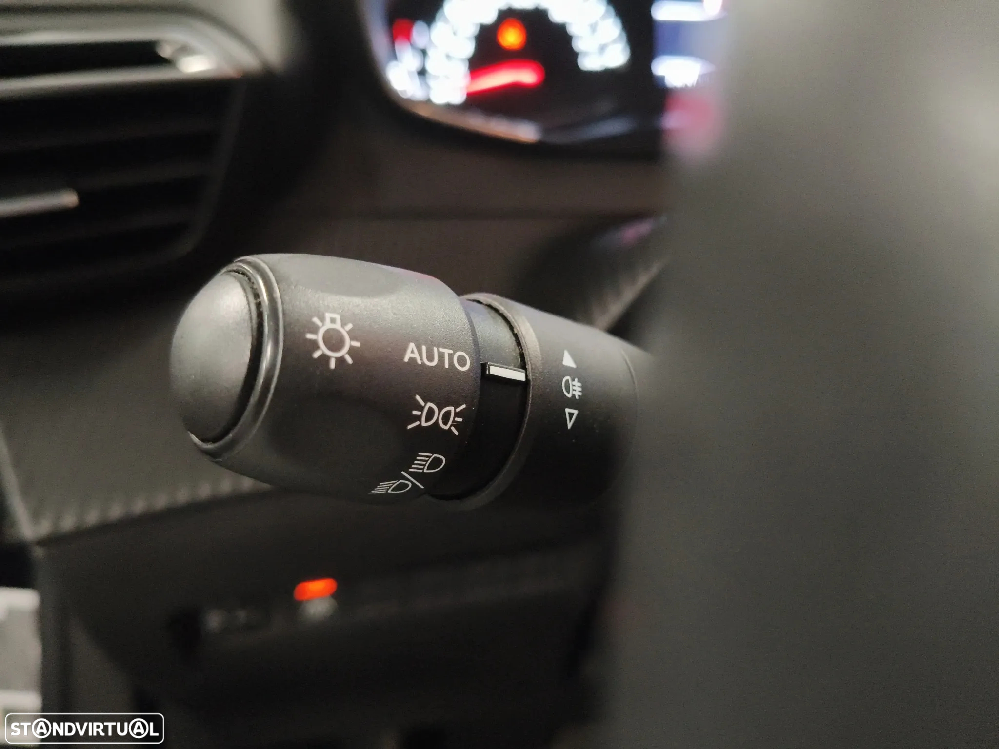Peugeot 2008 1.2 PureTech Active Pack EAT8 - 14