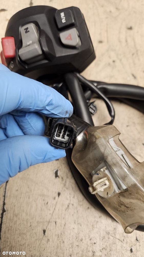 Przełącznik prawy Honda CRF 1000 Africa Twin  35130-MJP-G82 - 8