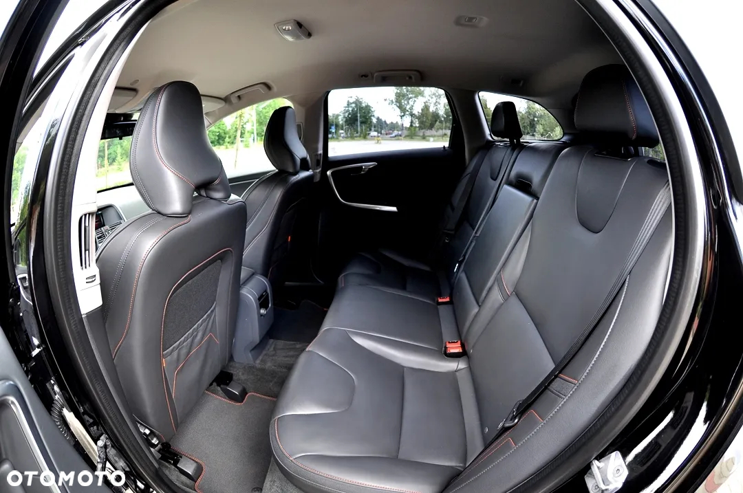 Volvo XC 60 D3 Drive-E Ocean Race - 20