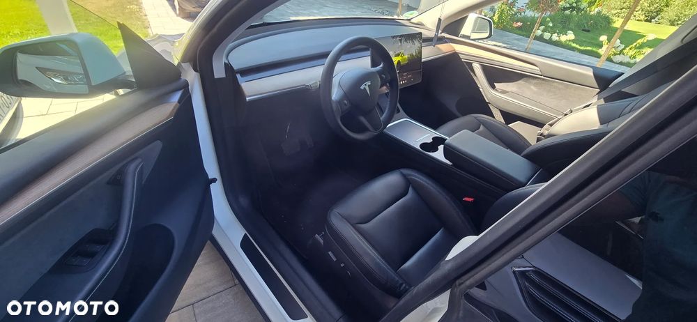 Tesla Model Y Long Range Dual Motor AWD - 13