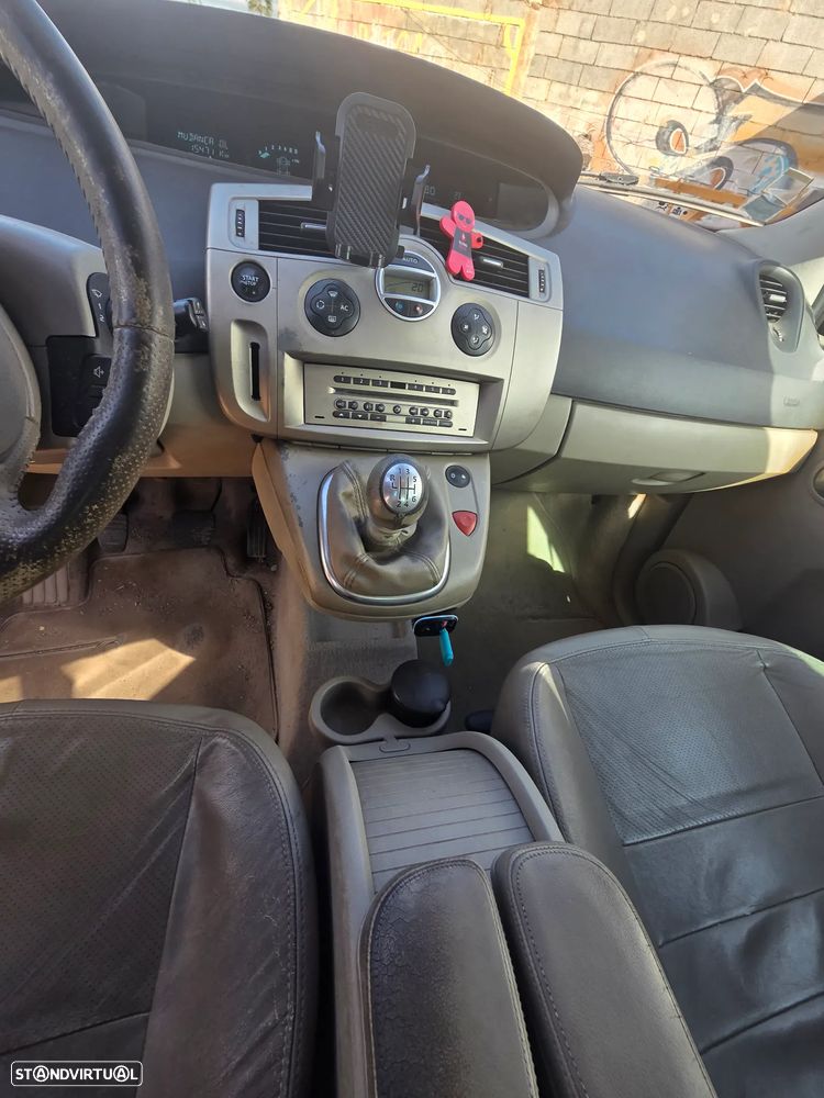 Renault Grand Scénic - 12