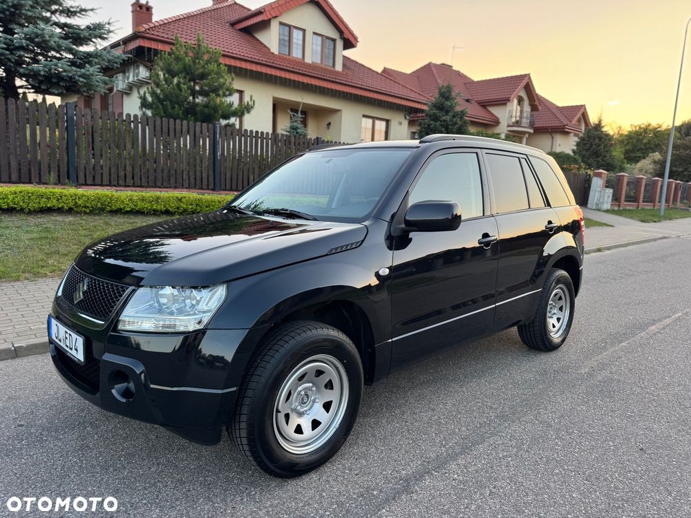 Suzuki Grand Vitara 2.0 Comfort Family - 1