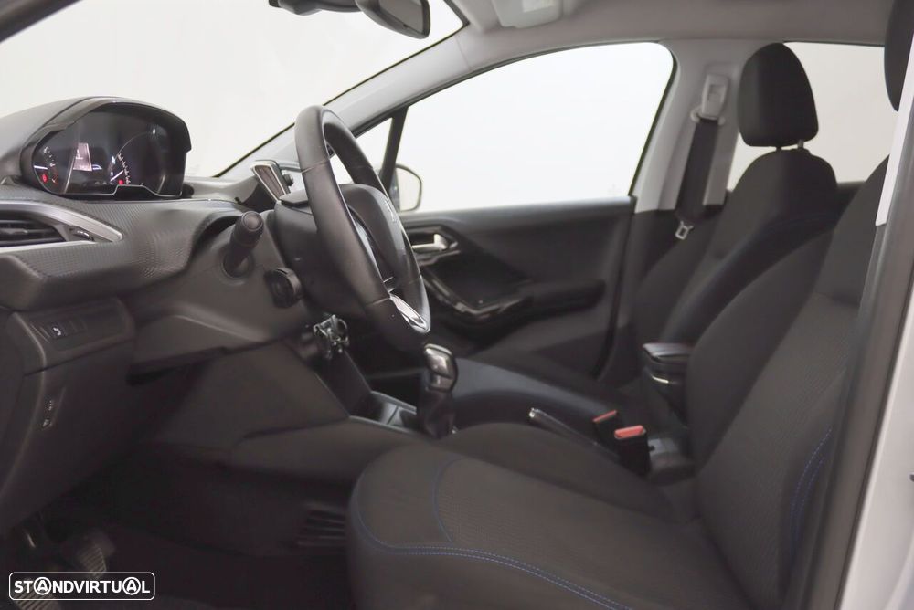 Peugeot 208 1.2 PureTech Style - 4