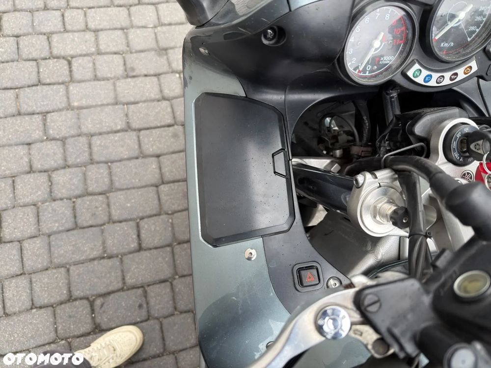 Yamaha FJR - 13