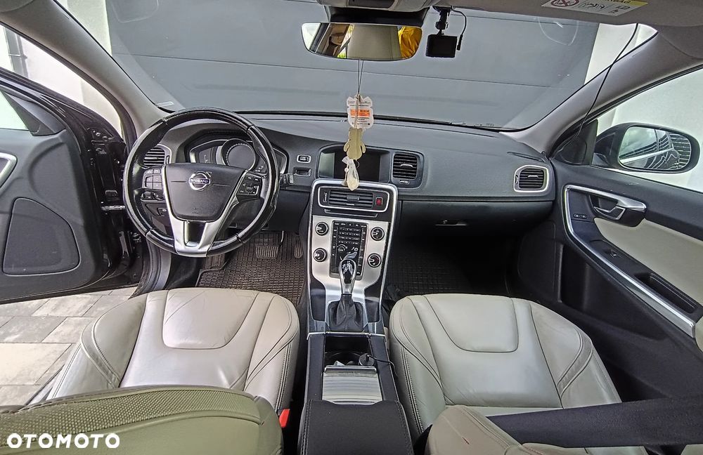 Volvo V60 D4 Drive-E Ocean Race - 3
