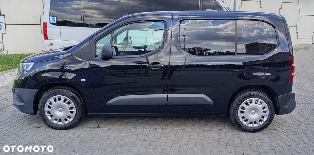 Opel Combo XL 1.2 Turbo Essentia S&S - 8