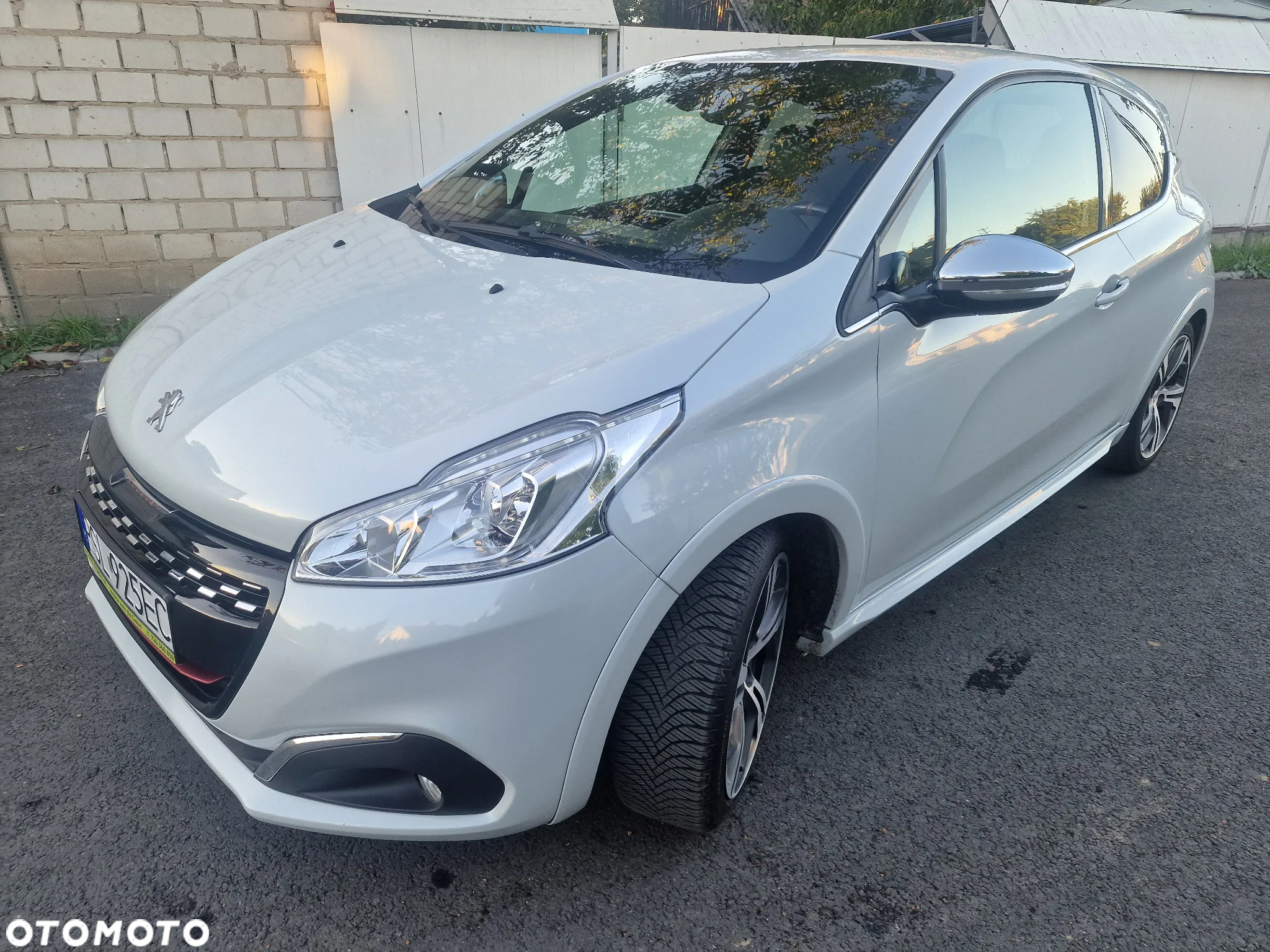 Peugeot 208 THP STOP & START GTi by Sport - 6