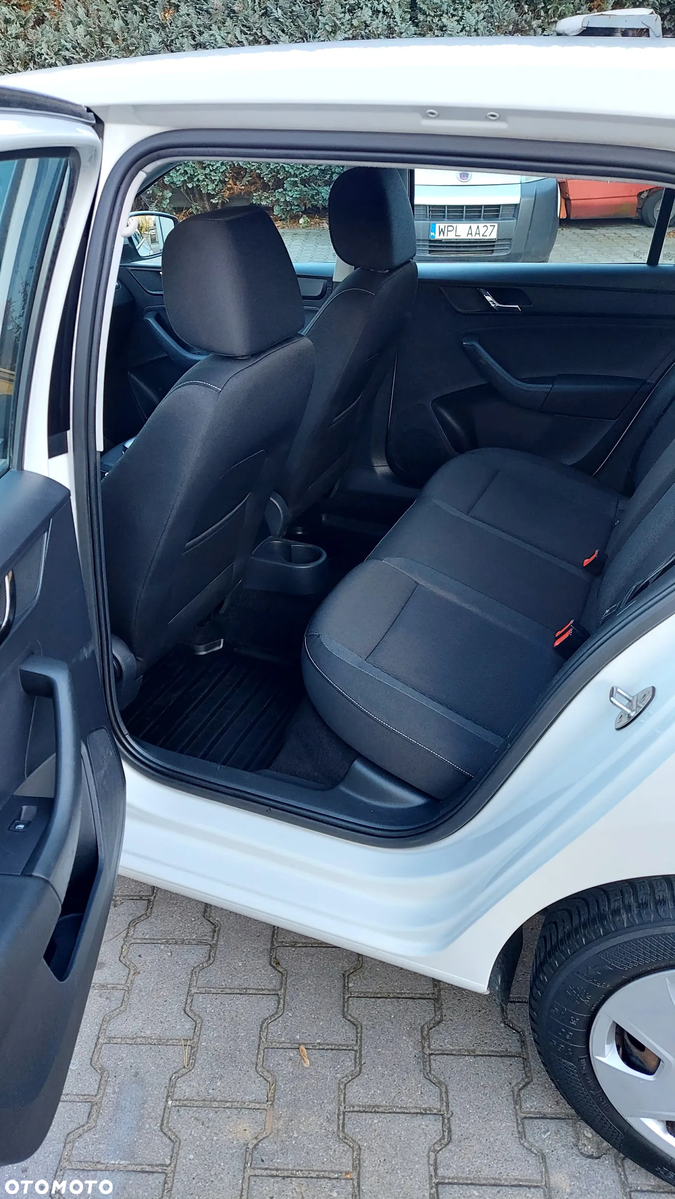 Skoda RAPID 1.2 TSI Ambition - 4
