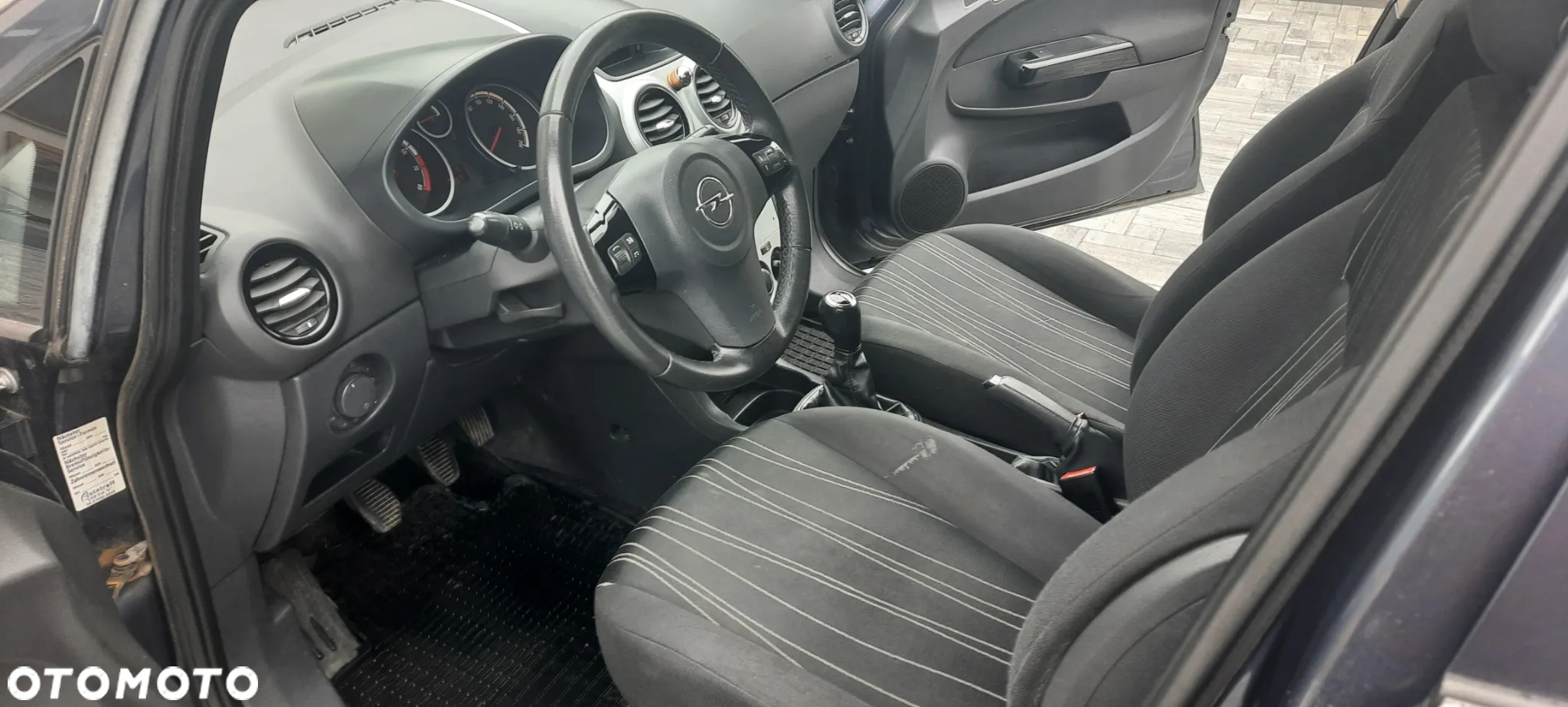 Opel Corsa 1.2 16V Enjoy - 4