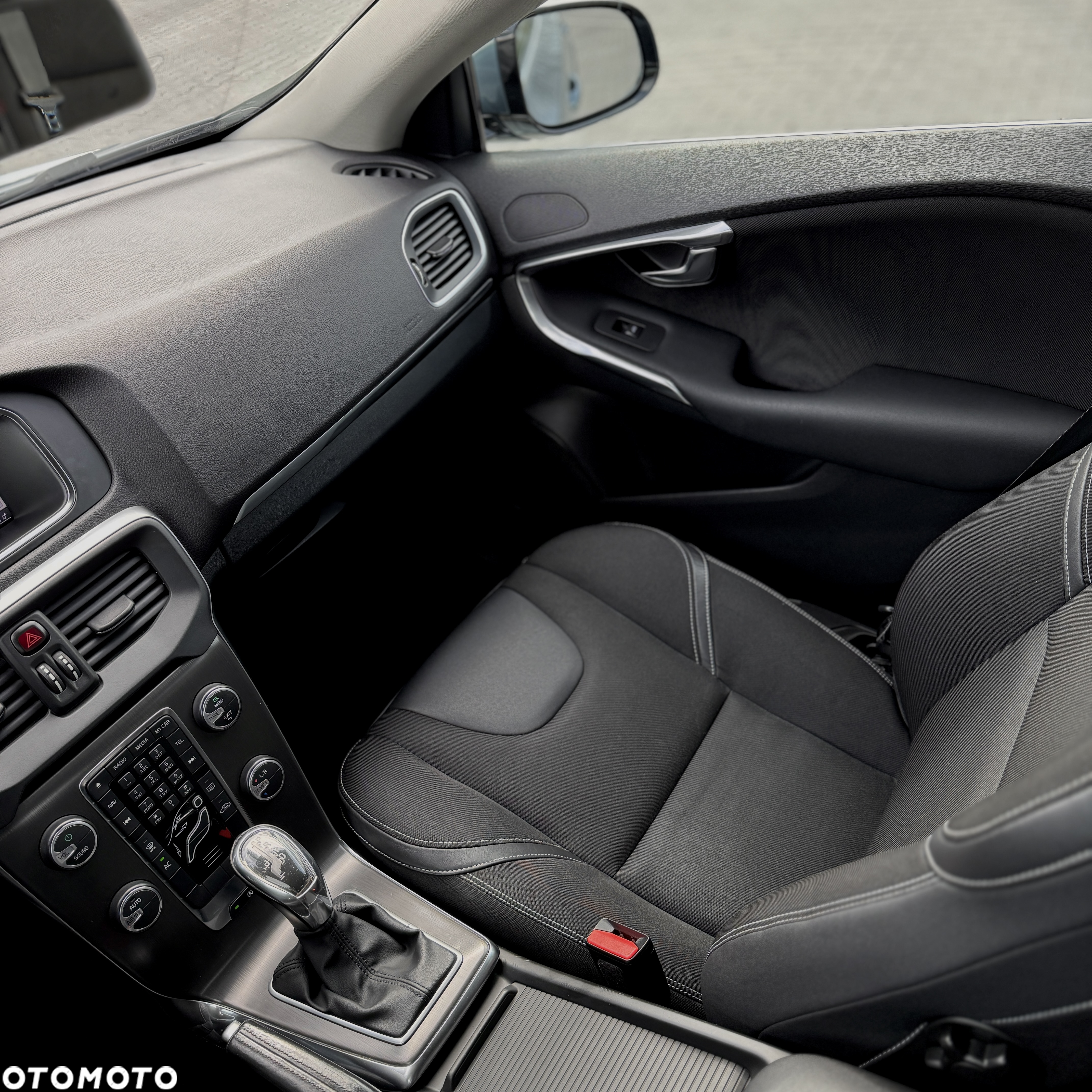 Volvo V40 D3 Geartronic Momentum - 26
