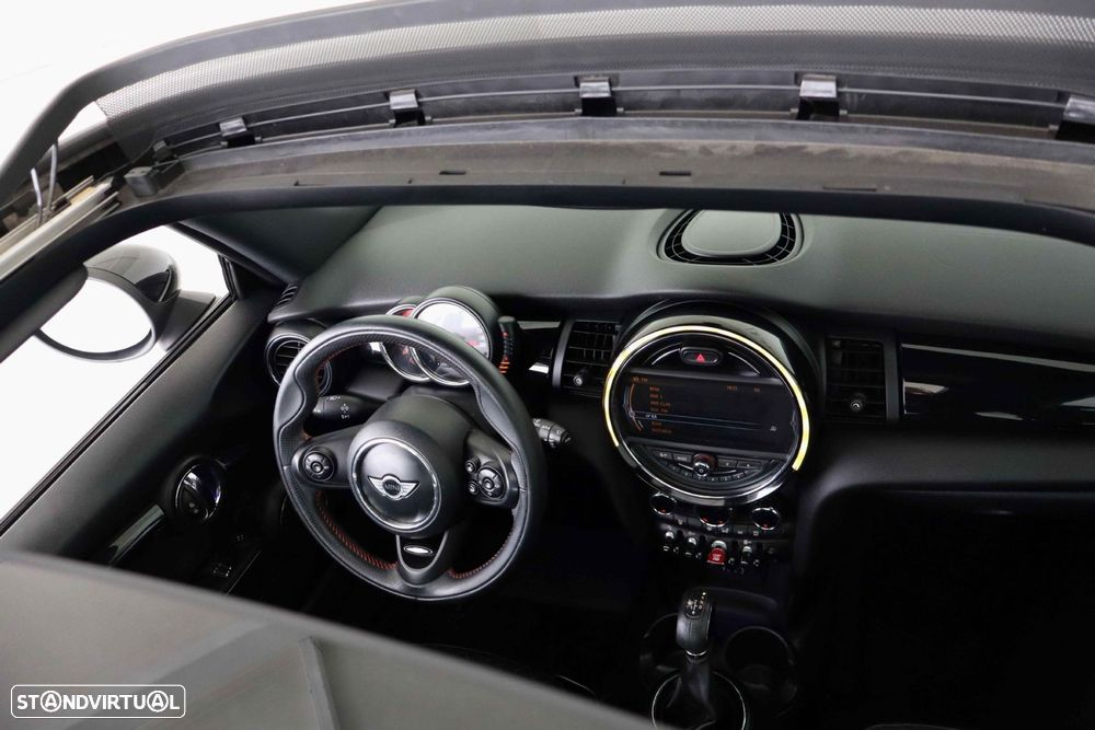 MINI 3 Portas Cooper D Auto - 34