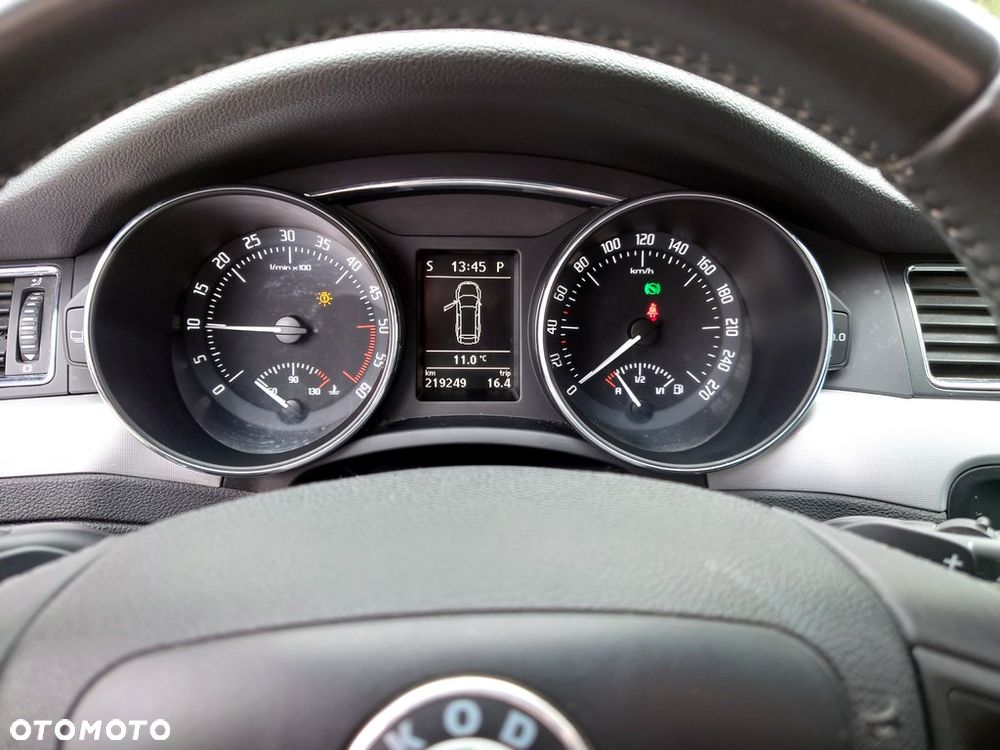 Skoda Superb 2.0 TDI Elegance DSG - 19