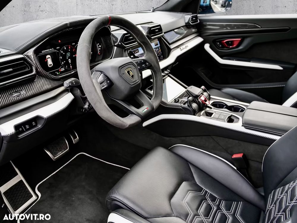 Lamborghini URUS - 10