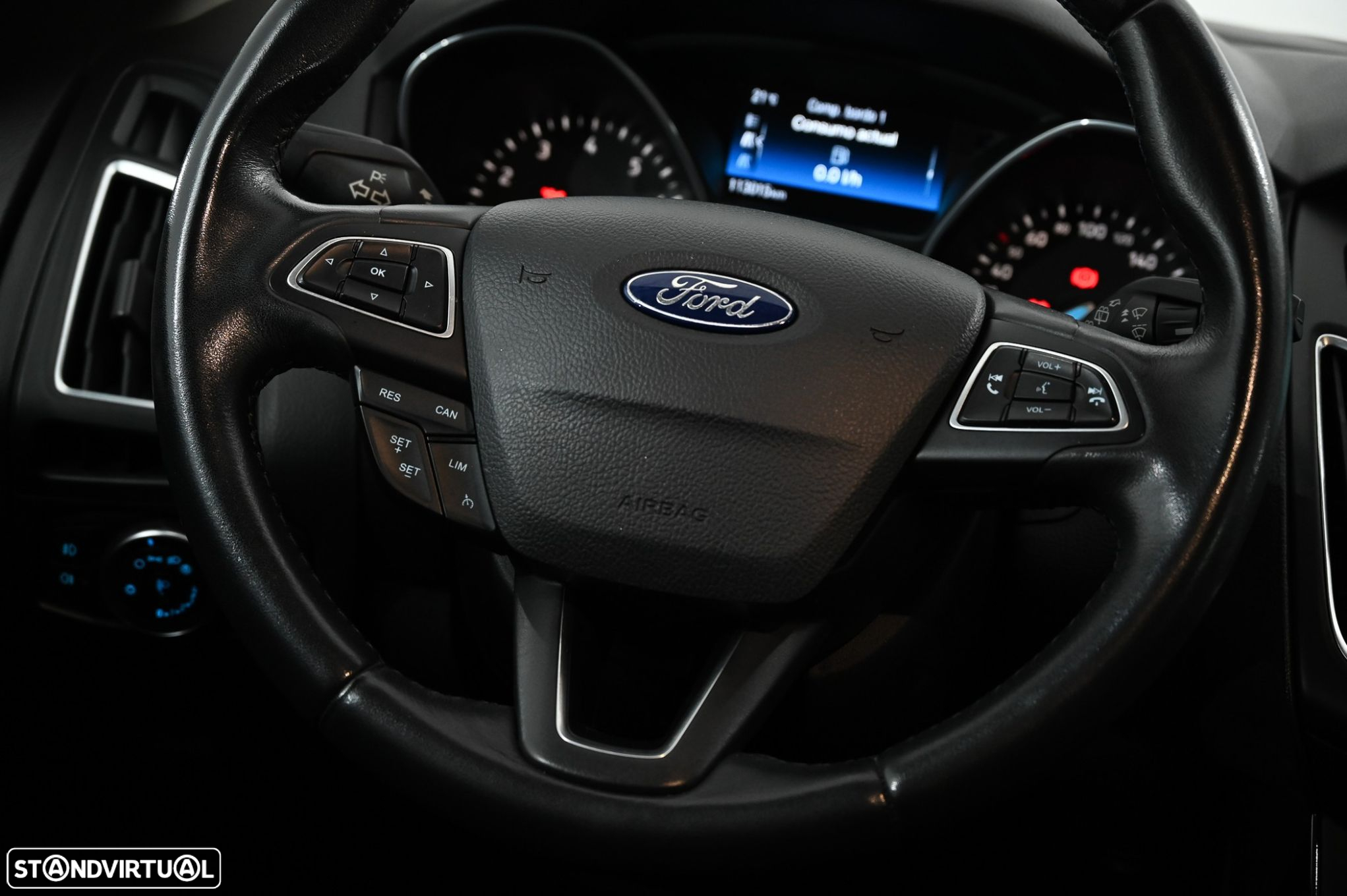 Ford Focus SW 1.0 EcoBoost Titanium - 24