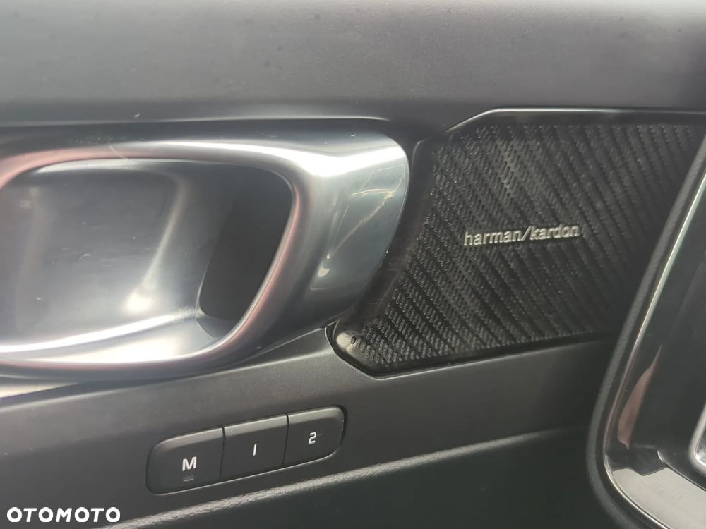 Volvo XC 40 T3 Momentum - 38